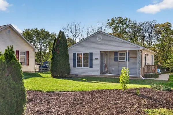 1447 N Delphine Ave, Waynesboro, VA 22980