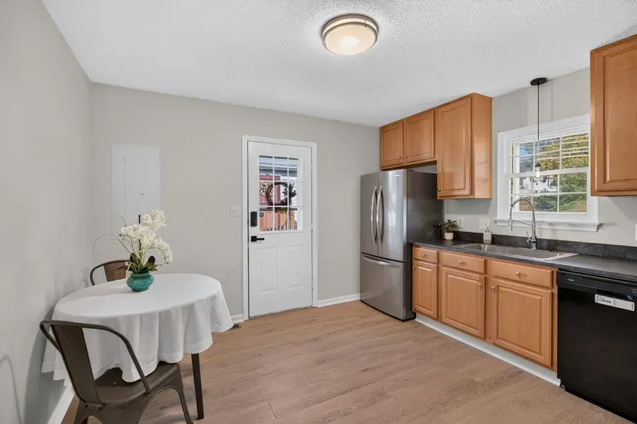 1447 N Delphine Ave, Waynesboro, VA 22980 - #3