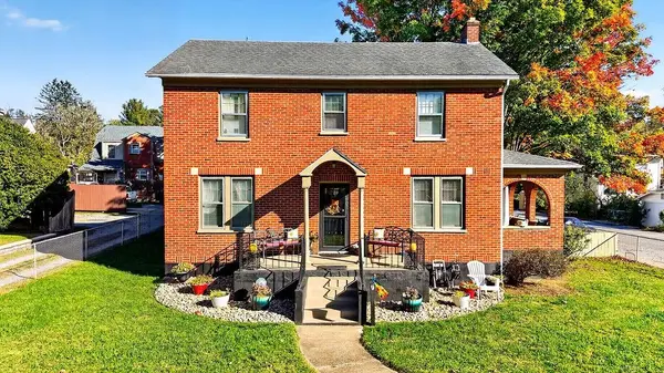 901 Springhill Rd, Staunton, VA 24401