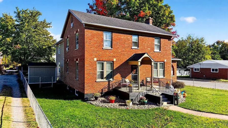 901 Springhill Rd, Staunton, VA 24401 - #2