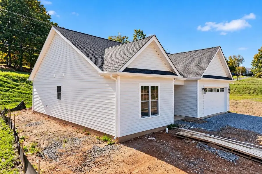 108 Brook Glen Ln, Staunton, VA 24401 - #3