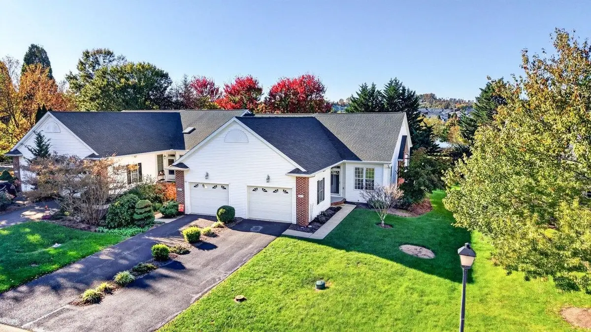 381 Spring Oaks Dr, Massanetta Springs, VA 22801 - #1