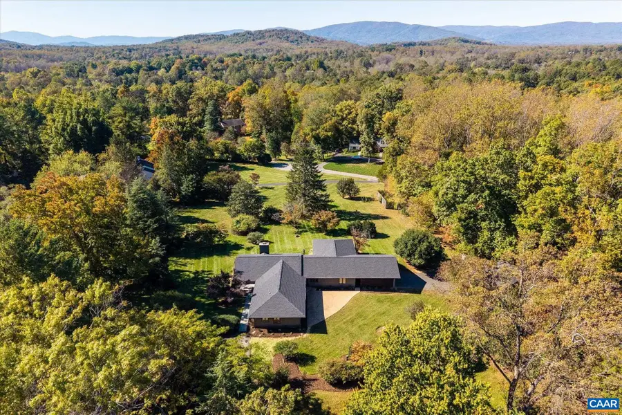 1221 West Leigh Dr, Charlottesville, VA 22901 - #2