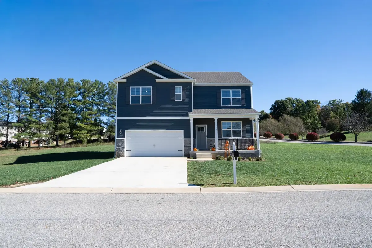 180 Waterfront Dr, Raphine, VA 24472 - #1