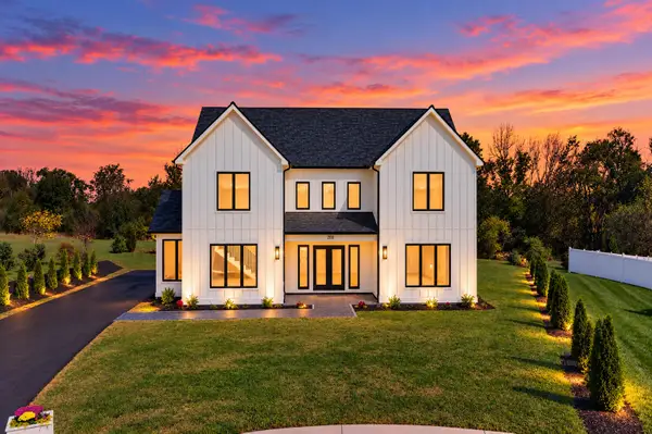 200 Gray Dr, Waynesboro, VA 22980