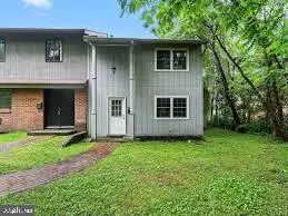 133 Woodlake Dr, Charlottesville, VA 22901