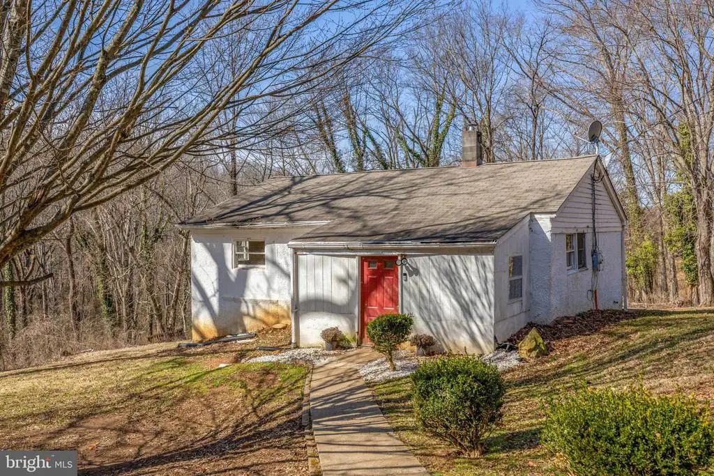 8016 Shipmadilly Ln, Warrenton, VA 20186 - #1