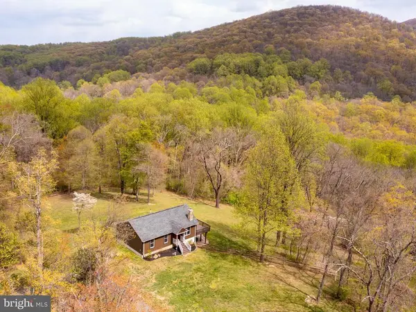 3998 Hidden Valley Ln, Linden, VA 