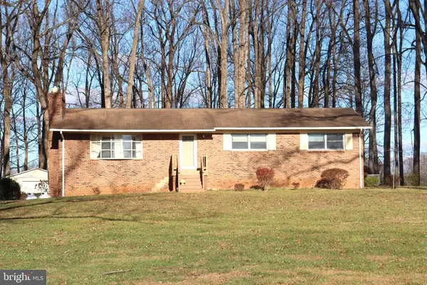 7502 Amberview Ln, Warrenton, VA 20186