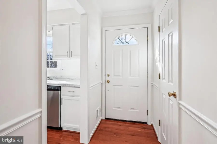 211 Fairfield Dr, Warrenton, VA 20186 - #3