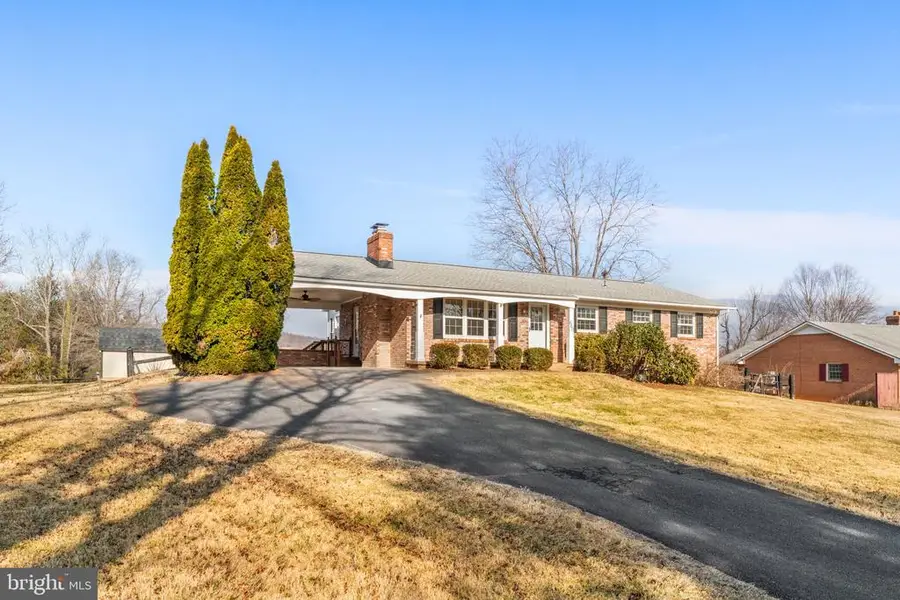 660 Foxcroft Rd, Warrenton, VA 20186 - #2