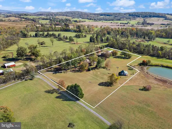 7099 Glen Curtiss Ln, Warrenton, VA 