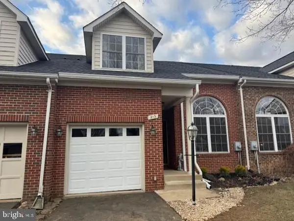 213 View Cir N, Warrenton, VA 20186