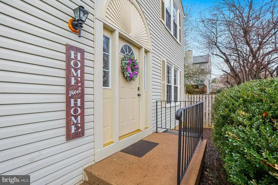 746 Arbor Ct, Warrenton, VA 20186 - #2