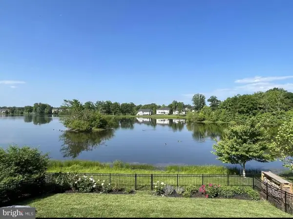 7126 Lake Dr, Warrenton, VA 