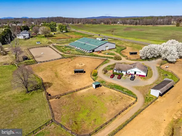 7453 Opal Rd, Warrenton, VA 20186