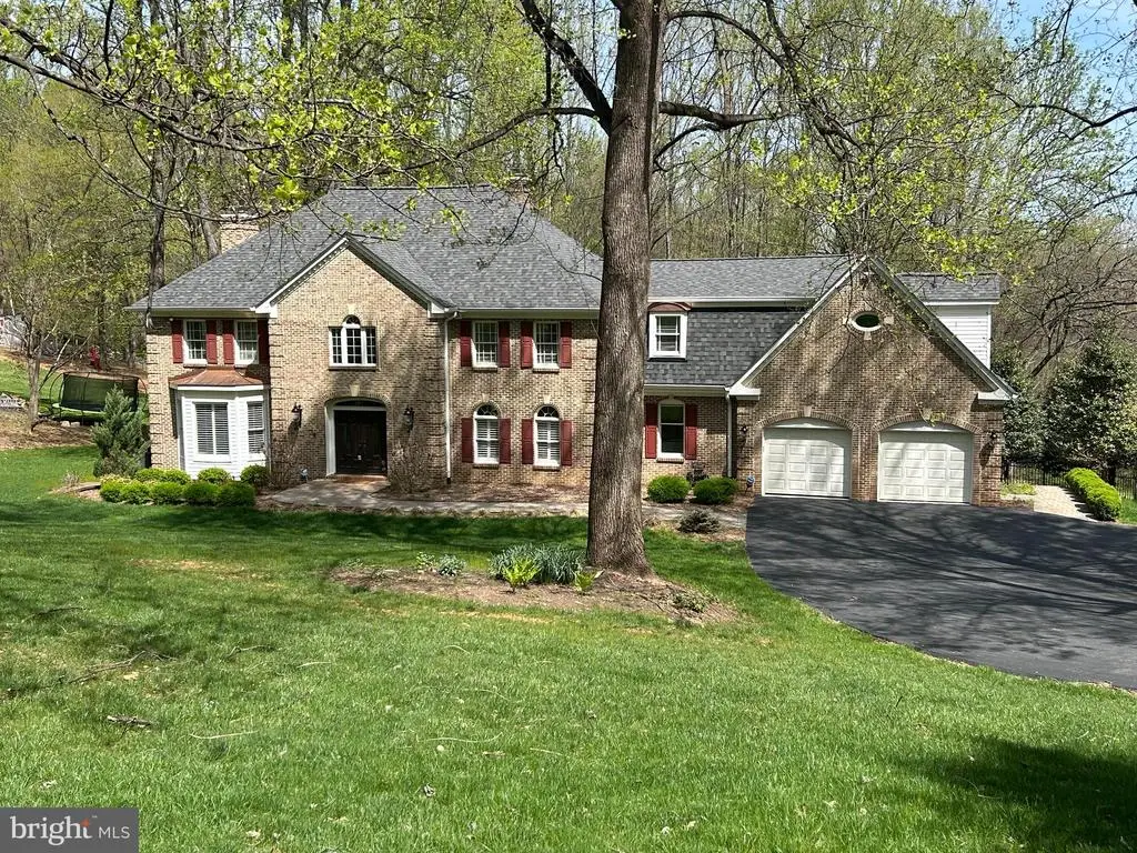 5828 Hunton Wood Dr, Broad Run, VA 20137 - #1