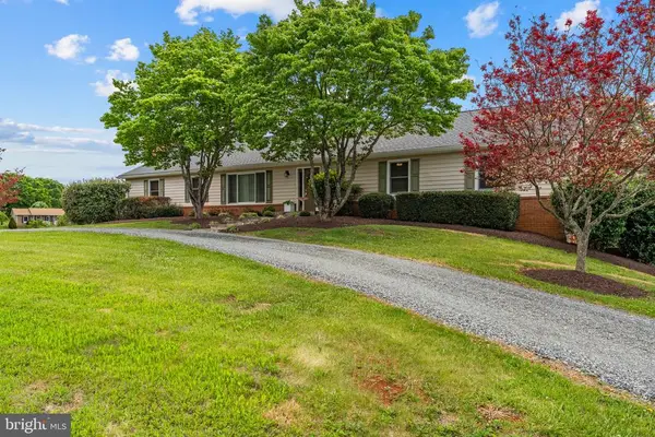 7933 Cooks Ct, Warrenton, VA 20186