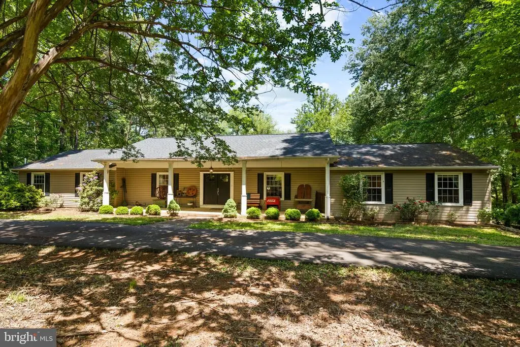 7281 Forrest Rd, Warrenton, VA 20187 - #1