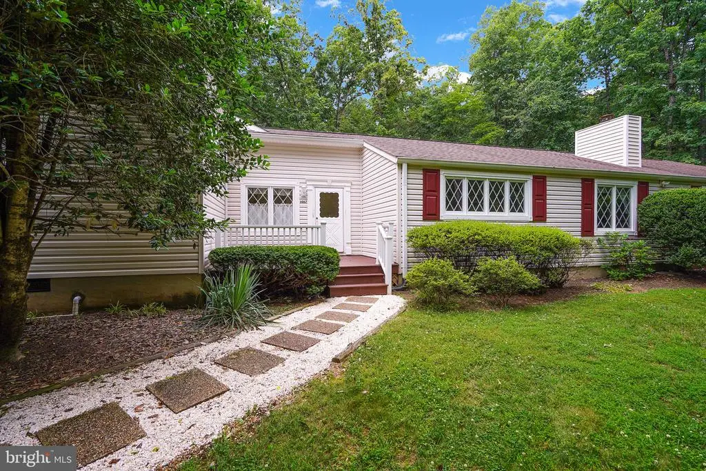 6067 Pilgrims Rest Rd, Broad Run, VA 20137 - #1