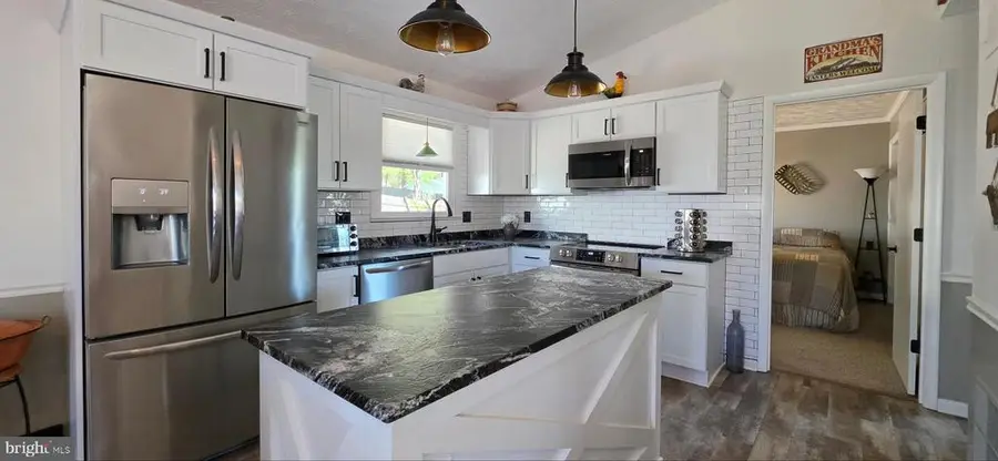 20 Lakeview Cir, Louisa, VA 23093 - #3