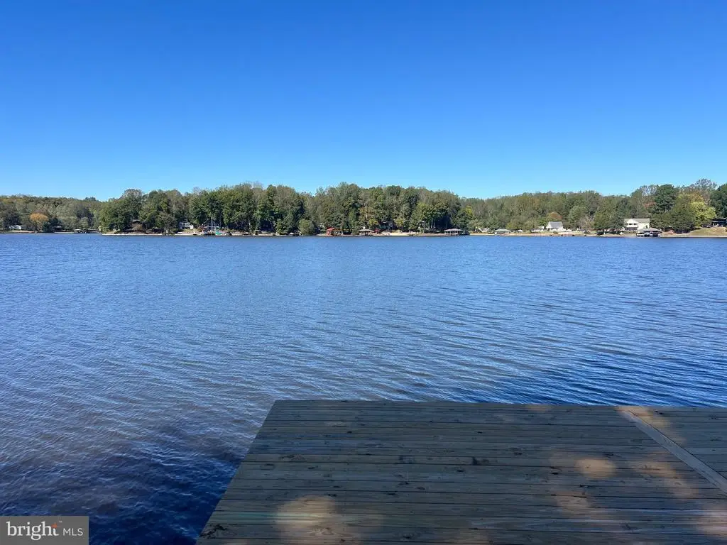 1134 Lakeshore Dr S, Louisa, VA 23093 - #1
