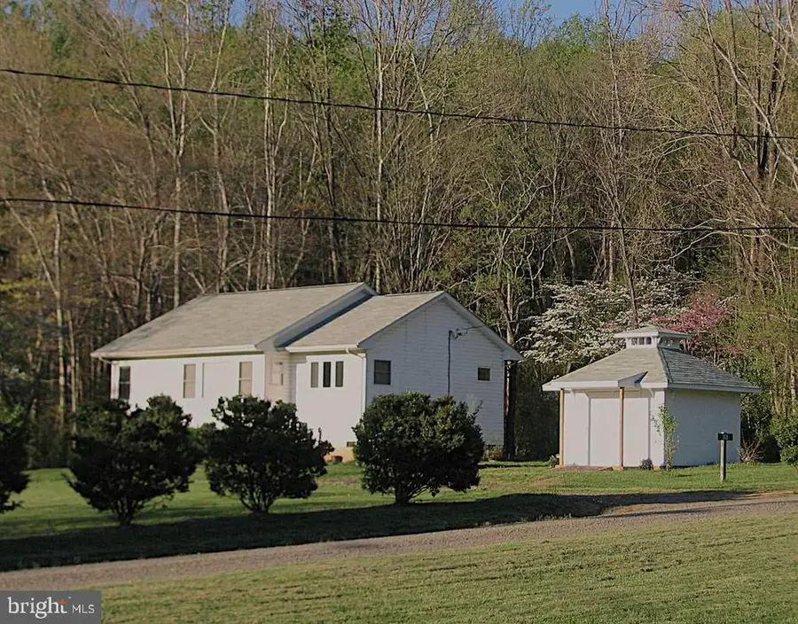 33 Circle Rd E, Madison, VA 22727 - Image #2