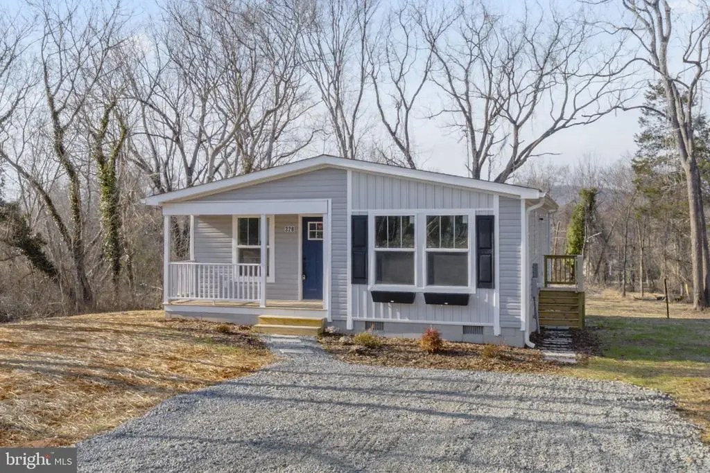 328 East St, Gordonsville, VA 22942 - #1