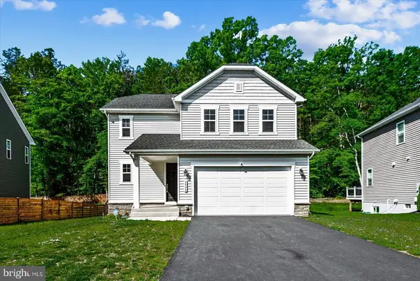 2848 White Tail Dr, Locust Grove, VA 22508