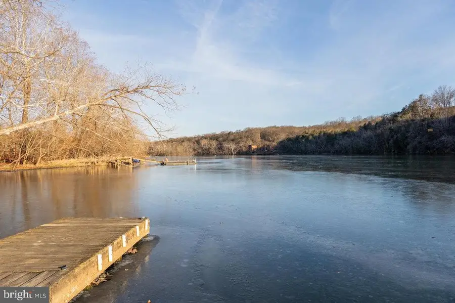 606 Riverside Dr, Luray, VA 22835 - #2