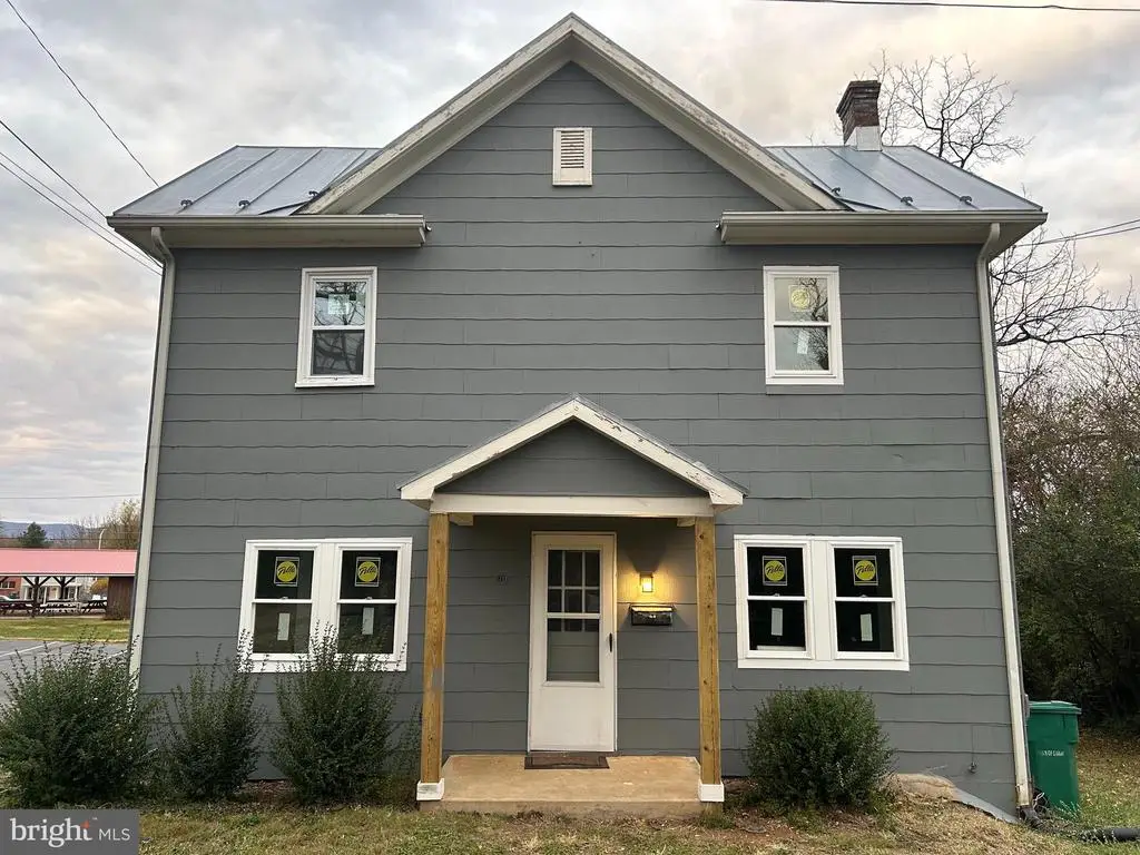 125 High St, Luray, VA 22835 - #1