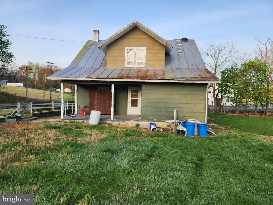361 Trenton Ave, Shenandoah, VA 22849 - #2