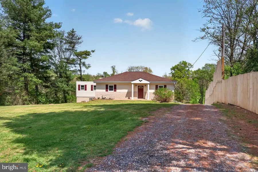 782 Shipyard Rd, Shenandoah, VA 22849 - #2