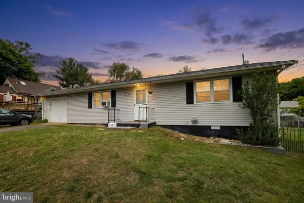 320 Willow St, Luray, VA 22835