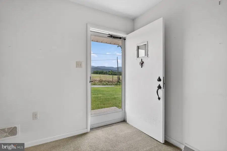 399 Whispering Hill Rd, Luray, VA 22835 - #3