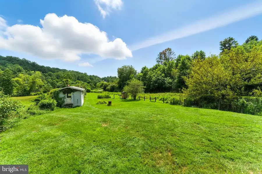 14 Jenkins Ln, Sperryville, VA 22740 - #3