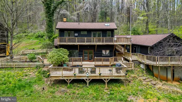 902 Harris Hollow Rd, Washington, VA 22747