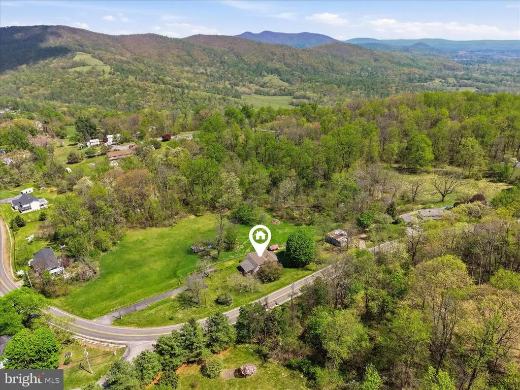 115 Chester Gap Rd, Chester Gap, VA 22623 - #1