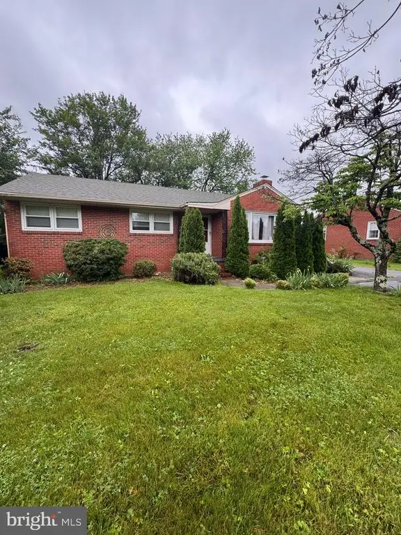 121 Laurel Ave, Fredericksburg, VA 22408 - #1