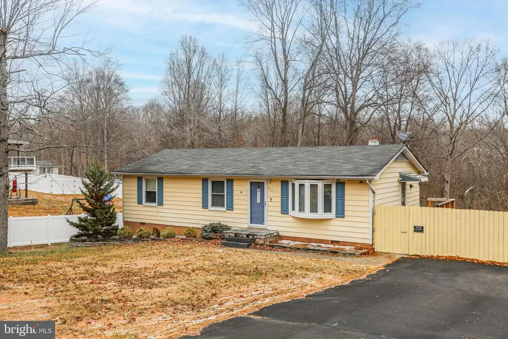 6517 Deerskin Dr, Fredericksburg, VA 22407 - #1