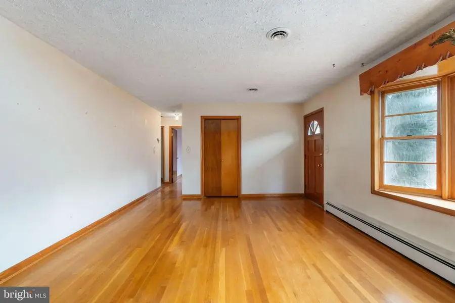 8710 Thornton Rolling Rd, Fredericksburg, VA 22408 - #3