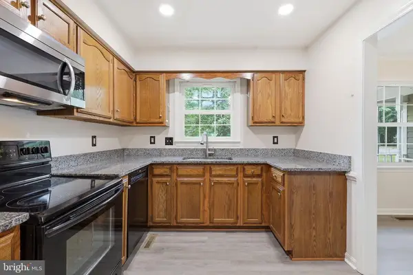 10800 Woodland Dr, Fredericksburg, VA 22407