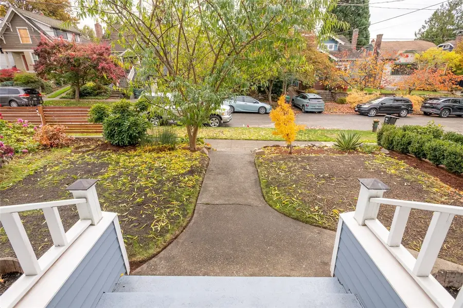 136 NE 52nd St, Seattle, WA 98105 - #3