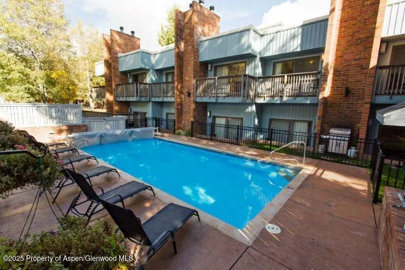 232 W Hyman Avenue #4 (wks 10,20) and 8 (wk 43), Aspen, CO 81611 - Image #3