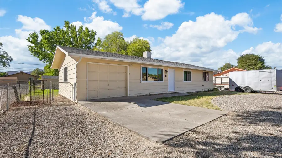 932 E Carolina Avenue, Fruita, CO 81521 - #3
