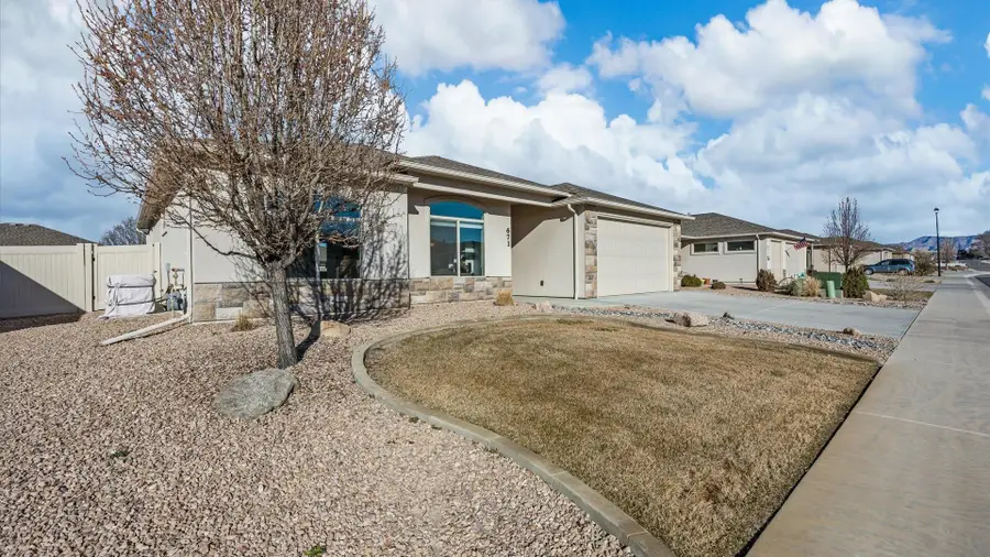 671 Strathearn Drive, Grand Junction, CO 81504 - #2