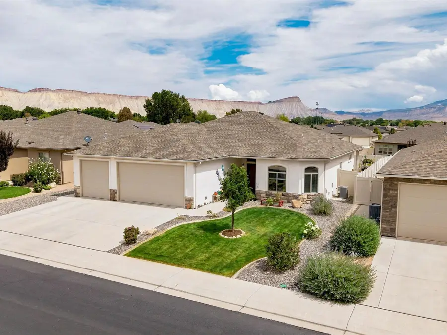 666 Strathearn Drive, Grand Junction, CO 81504 - #3