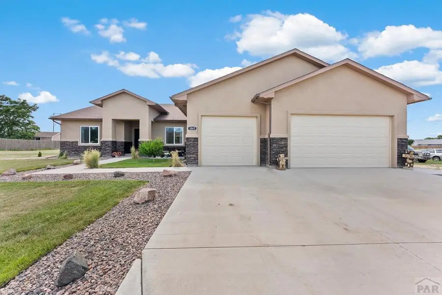 1087 S Greenway Dr, Pueblo West, CO 81007 - Image #2