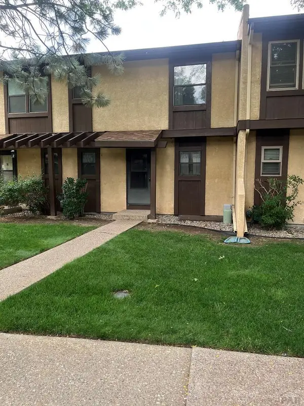 45 Glenroyal Dr #P, Pueblo, CO 81005