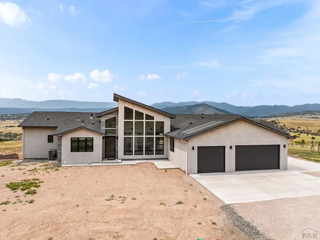 5843 Hart Ranch Dr, Beulah, CO 81023 - Image #1